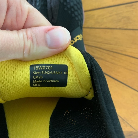 Vibram Black and Pink Athletic Shoes with Toe Compartments - Picture 5 of 5